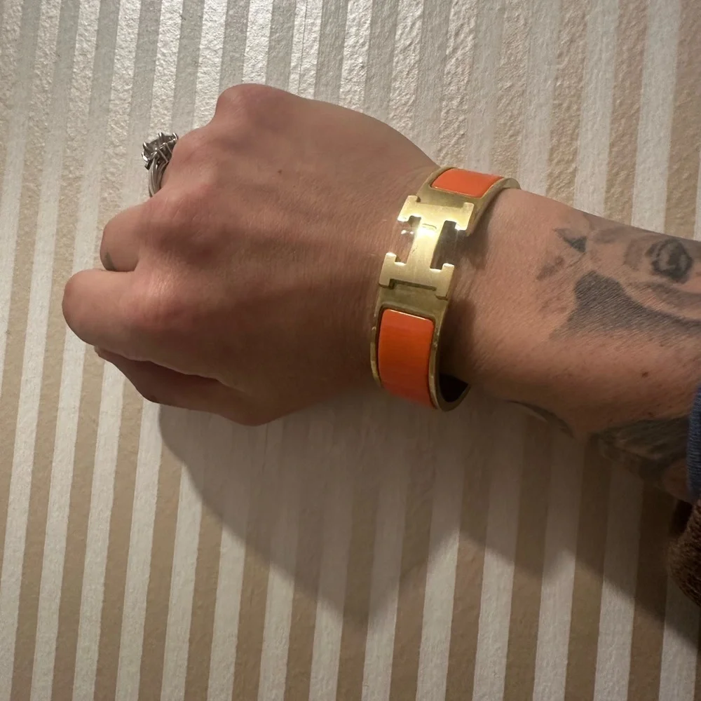 Hermes’ Clic Clac Bracelet (Thick style- Orange) - Picture 4 of 5